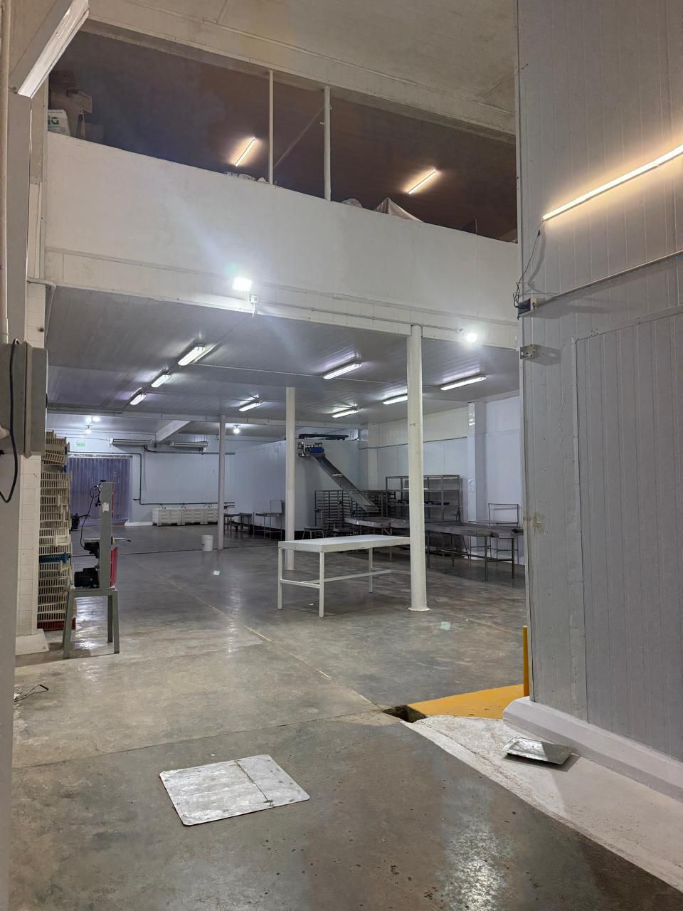 Imagen que contiene interior, techo, edificio, cocina

El contenido generado por IA puede ser incorrecto.