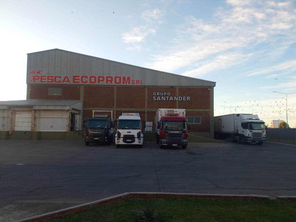 Una camioneta estacionada afuera de un edificio
El contenido generado por IA puede ser incorrecto.