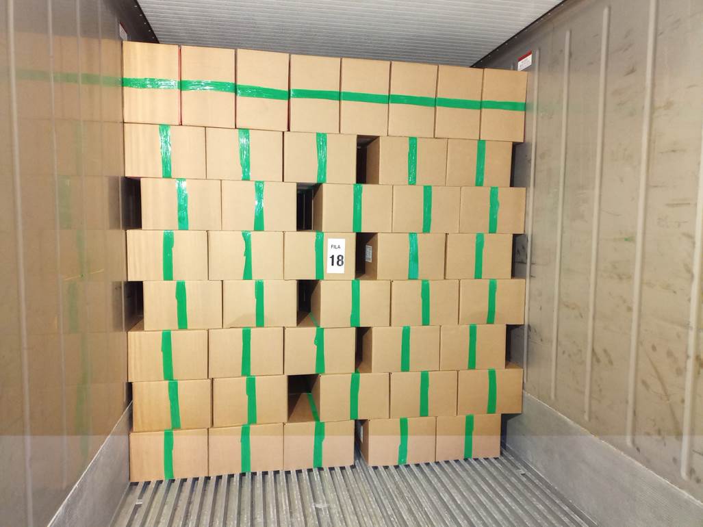 Imagen que contiene interior, verde, con baldosas, pequeño
Descripción generada automáticamente
