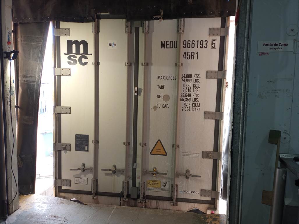Puerta de entrada de tienda

Descripci�n generada autom�ticamente con confianza baja