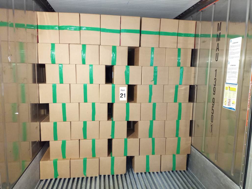 Imagen que contiene interior, con baldosas, verde, azulejo

Descripci�n generada autom�ticamente