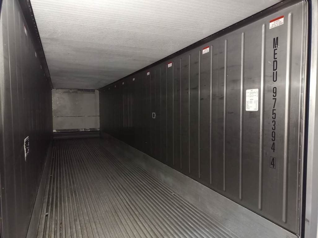 Imagen que contiene techo, interior, tren, edificio

Descripci�n generada autom�ticamente
