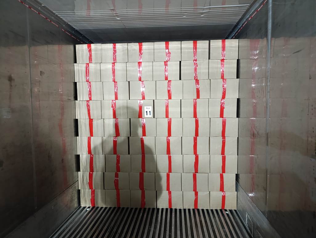 Imagen que contiene interior, edificio, pequeño, cuarto
Descripción generada automáticamente
