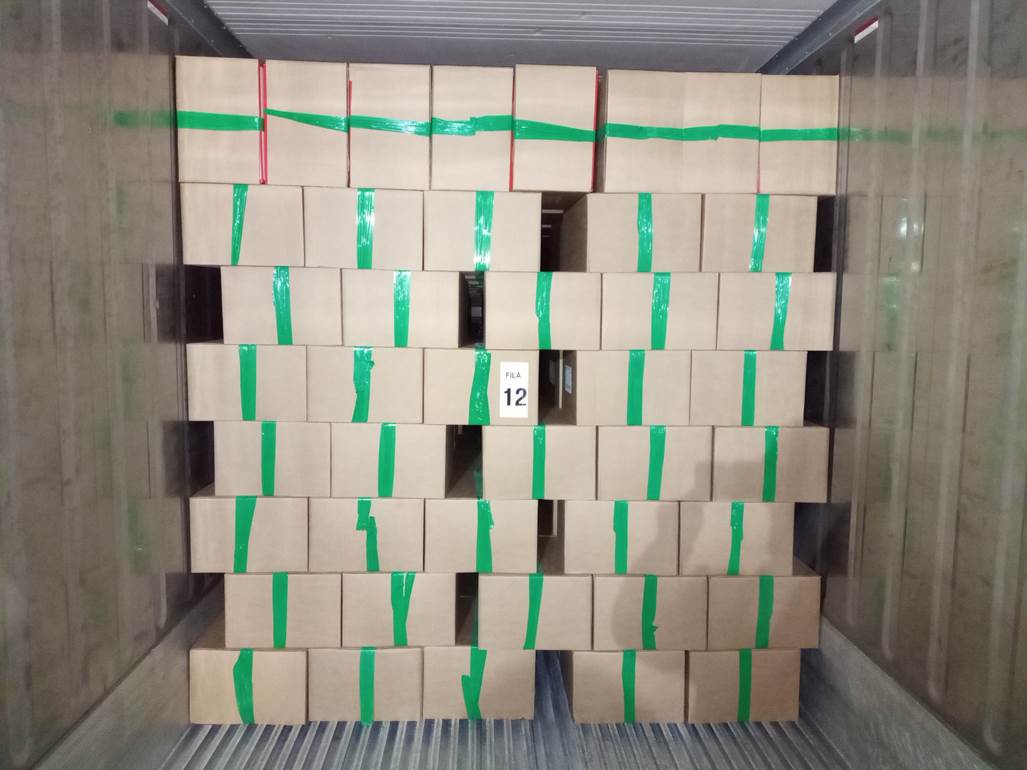 Imagen que contiene interior, con baldosas, lego, azulejo

Descripci�n generada autom�ticamente