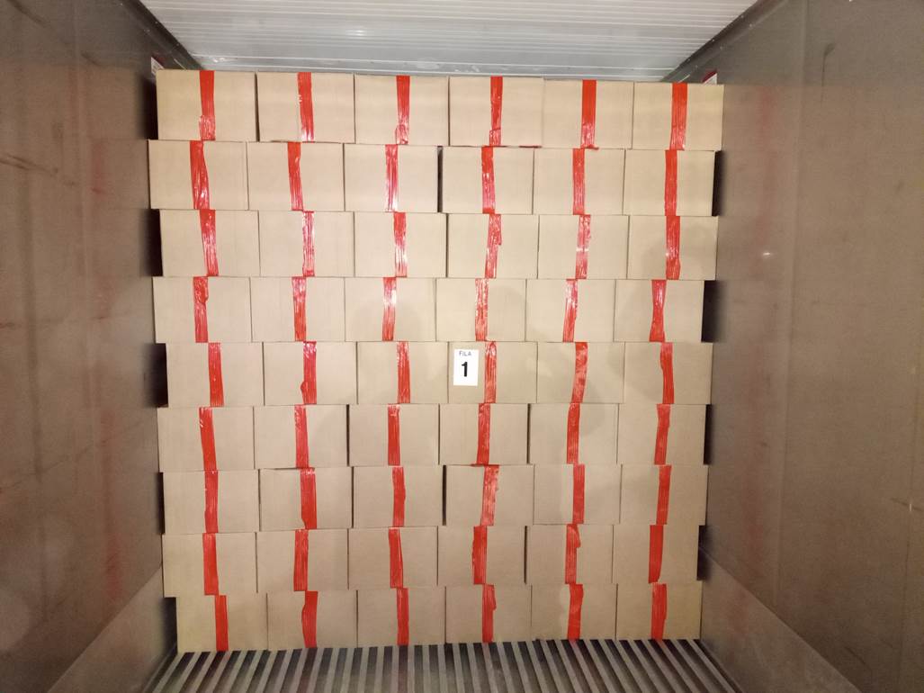 Imagen que contiene edificio, interior, cuarto, caja

Descripci�n generada autom�ticamente