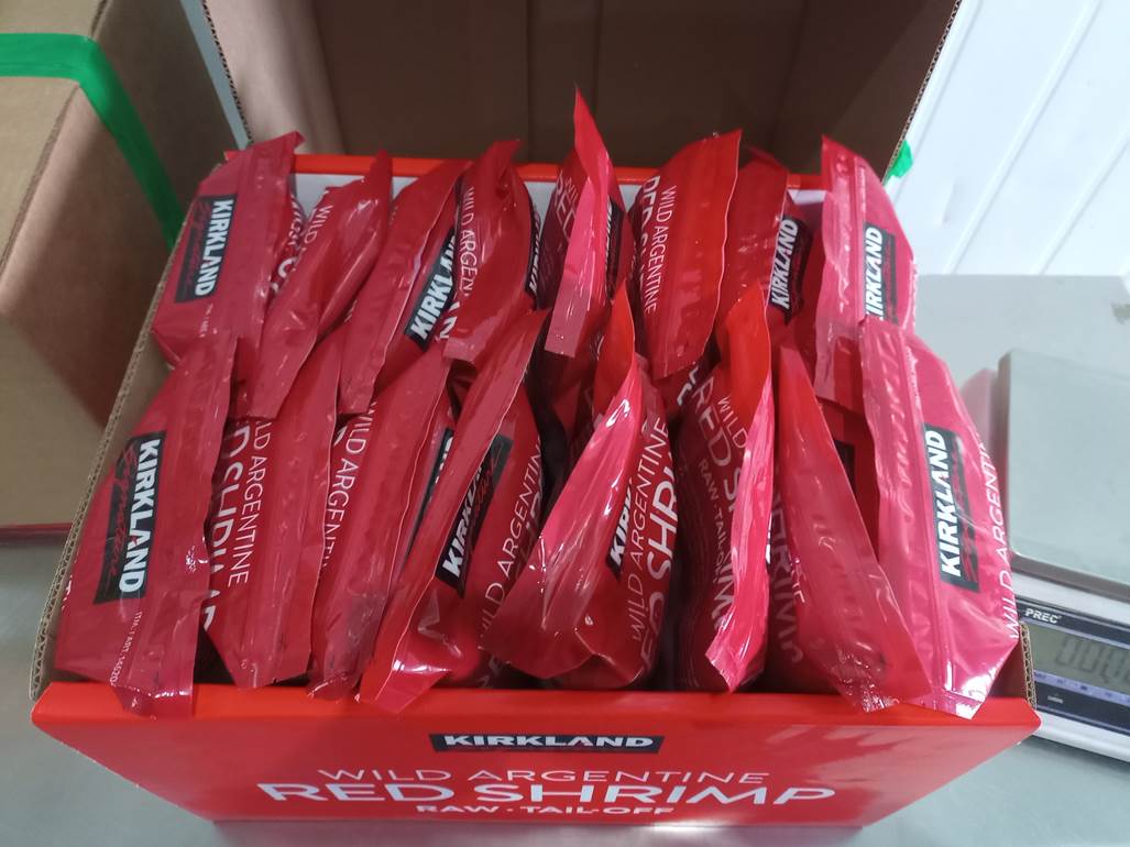 Imagen que contiene interior, tabla, caliente, caja
Descripción generada automáticamente