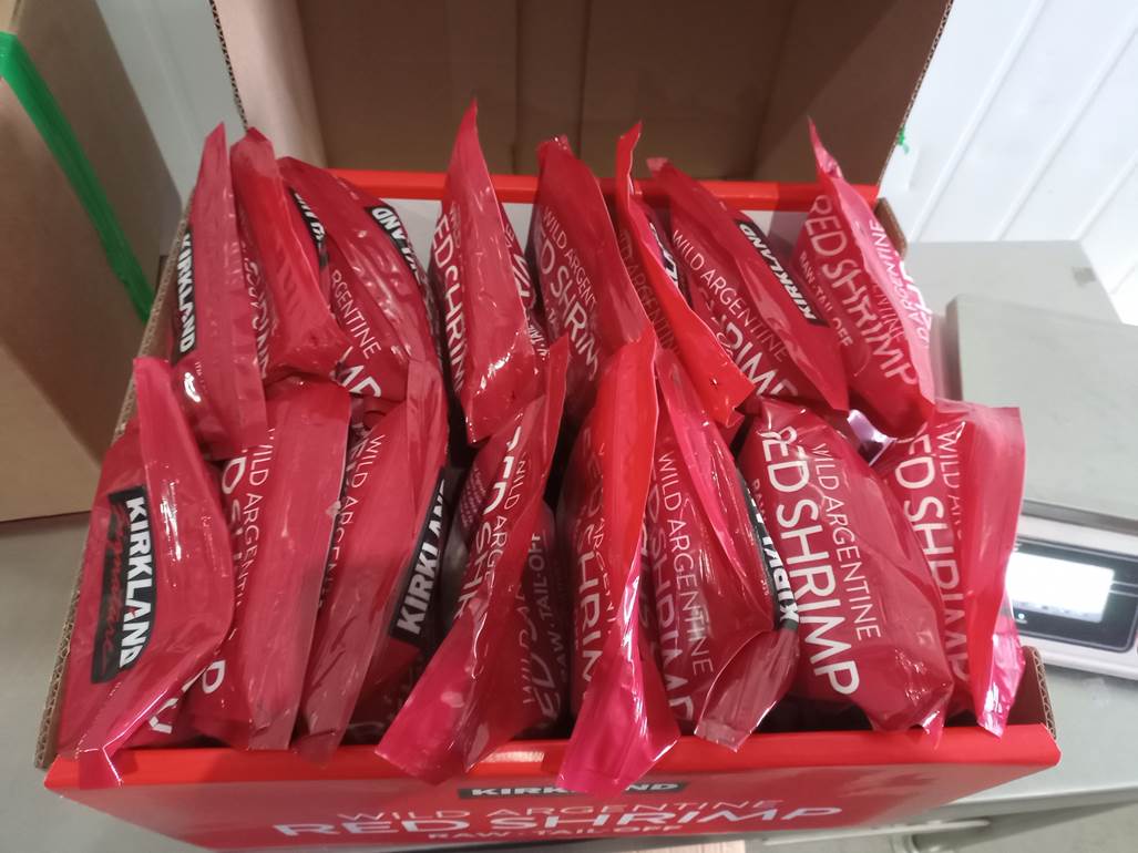 Imagen que contiene interior, tabla, caja, alimentos
Descripción generada automáticamente