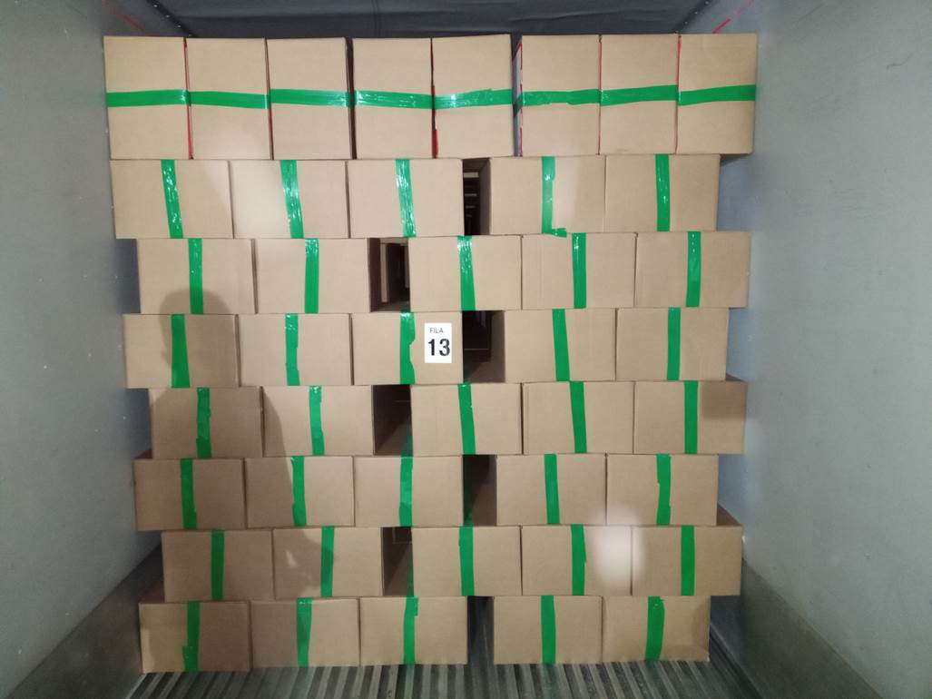 Imagen que contiene interior, verde, con baldosas, pequeño
Descripción generada automáticamente