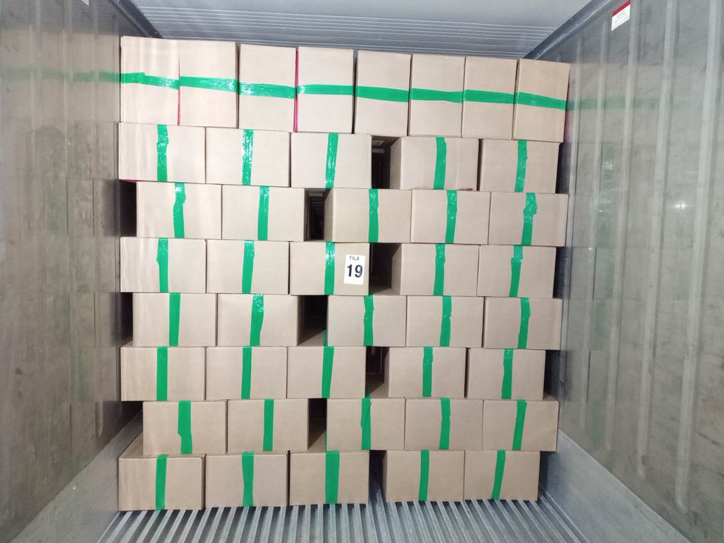 Imagen que contiene interior, con baldosas, azulejo, pequeño
Descripción generada automáticamente