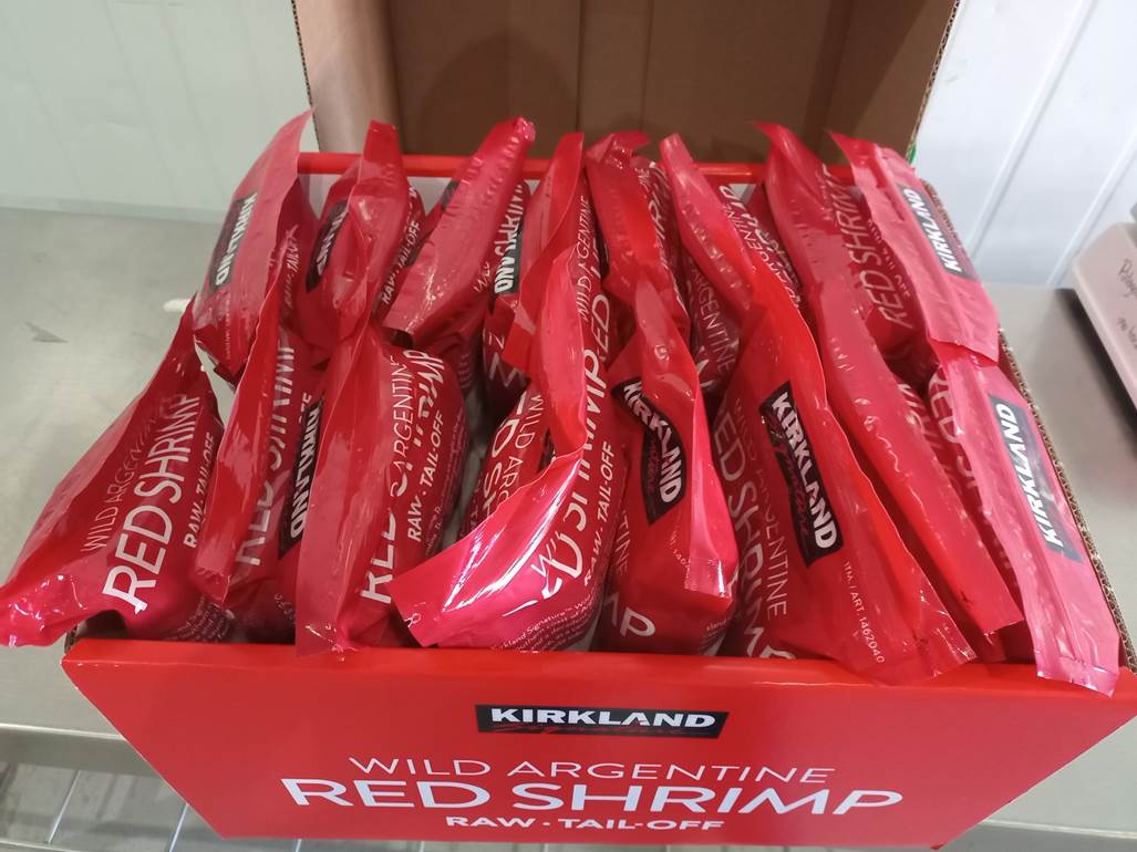 Imagen que contiene caja, tabla, rosa, alimentos
Descripción generada automáticamente