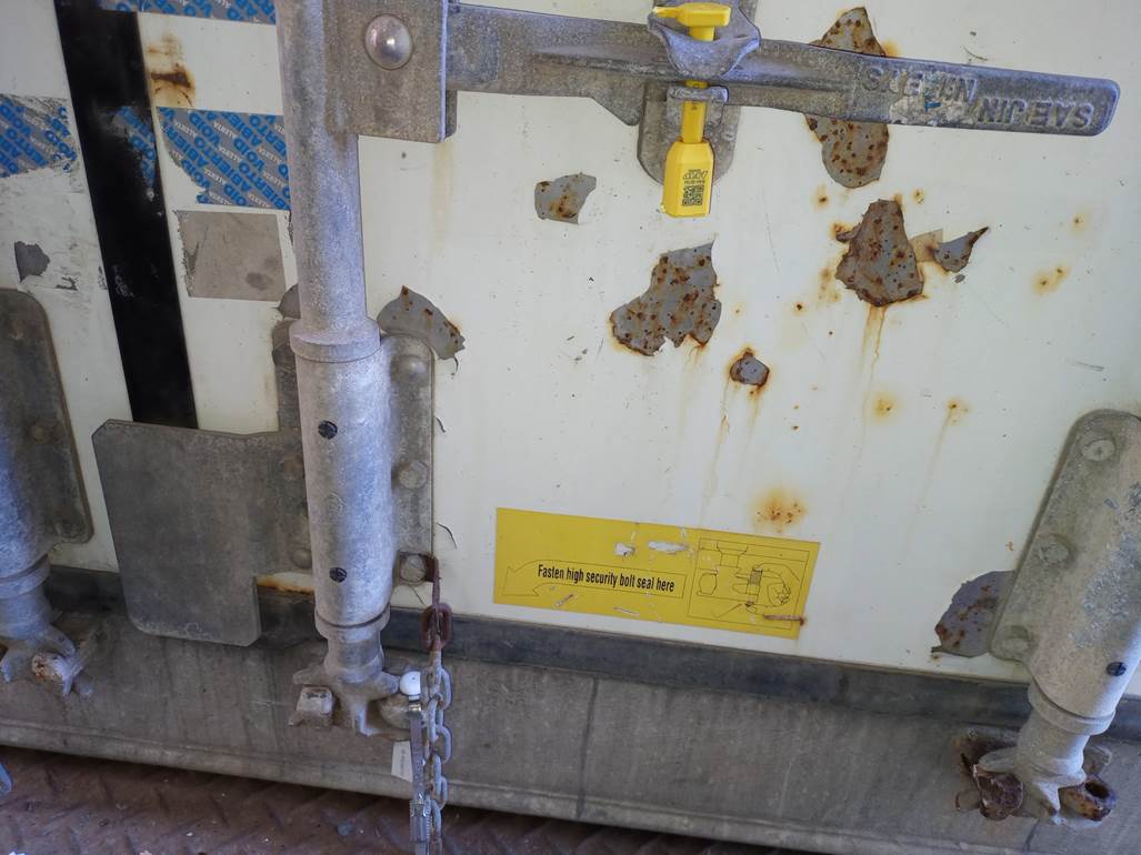 Imagen que contiene interior, edificio, sucio, mostrador

Descripci�n generada autom�ticamente