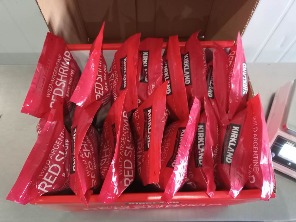 Imagen que contiene tabla, puesto, rosa, pastel
Descripción generada automáticamente