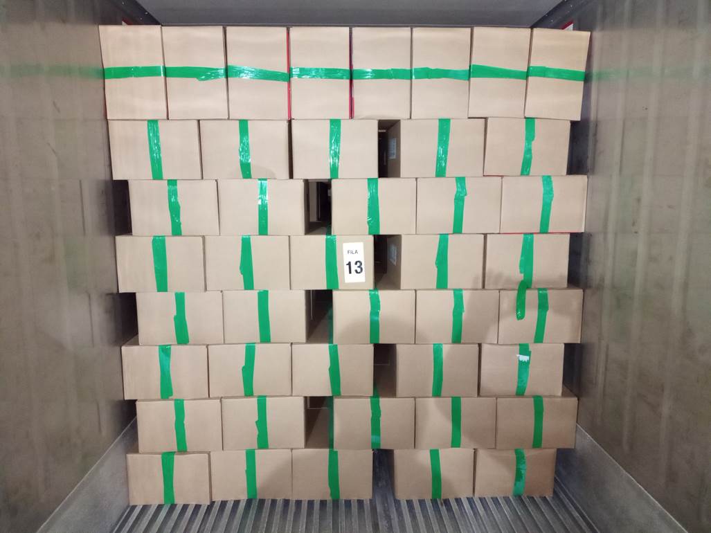 Imagen que contiene interior, con baldosas, verde, lego
Descripción generada automáticamente