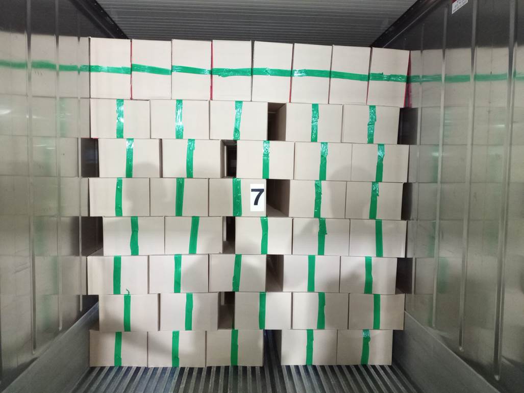 Imagen que contiene interior, con baldosas, azulejo, lego

El contenido generado por IA puede ser incorrecto.