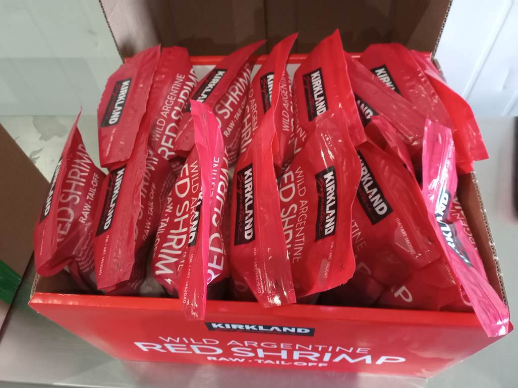 Imagen que contiene interior, caja, tabla, rosa

El contenido generado por IA puede ser incorrecto.