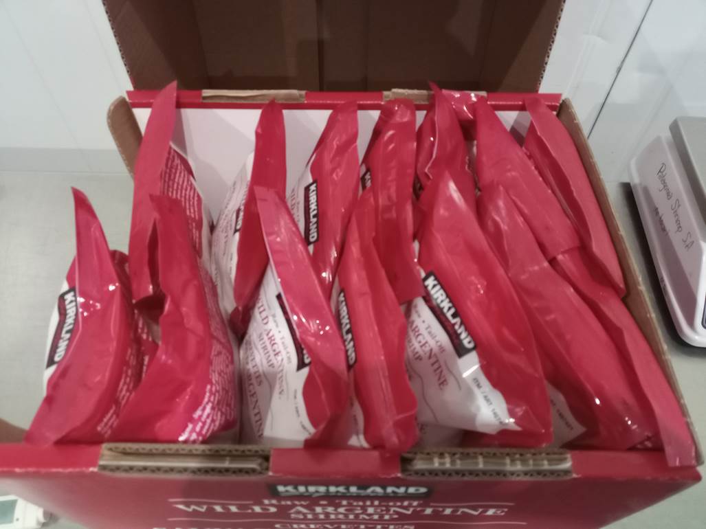 Imagen que contiene interior, tabla, caja, papel
El contenido generado por IA puede ser incorrecto.