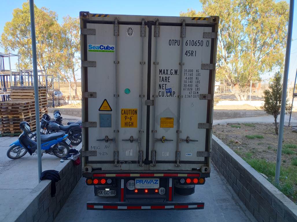 Imagen que contiene exterior, camino, camioneta, calle

El contenido generado por IA puede ser incorrecto.
