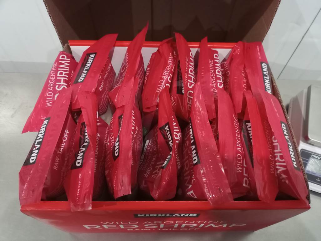 Imagen que contiene interior, caja, tabla, rosa

El contenido generado por IA puede ser incorrecto.